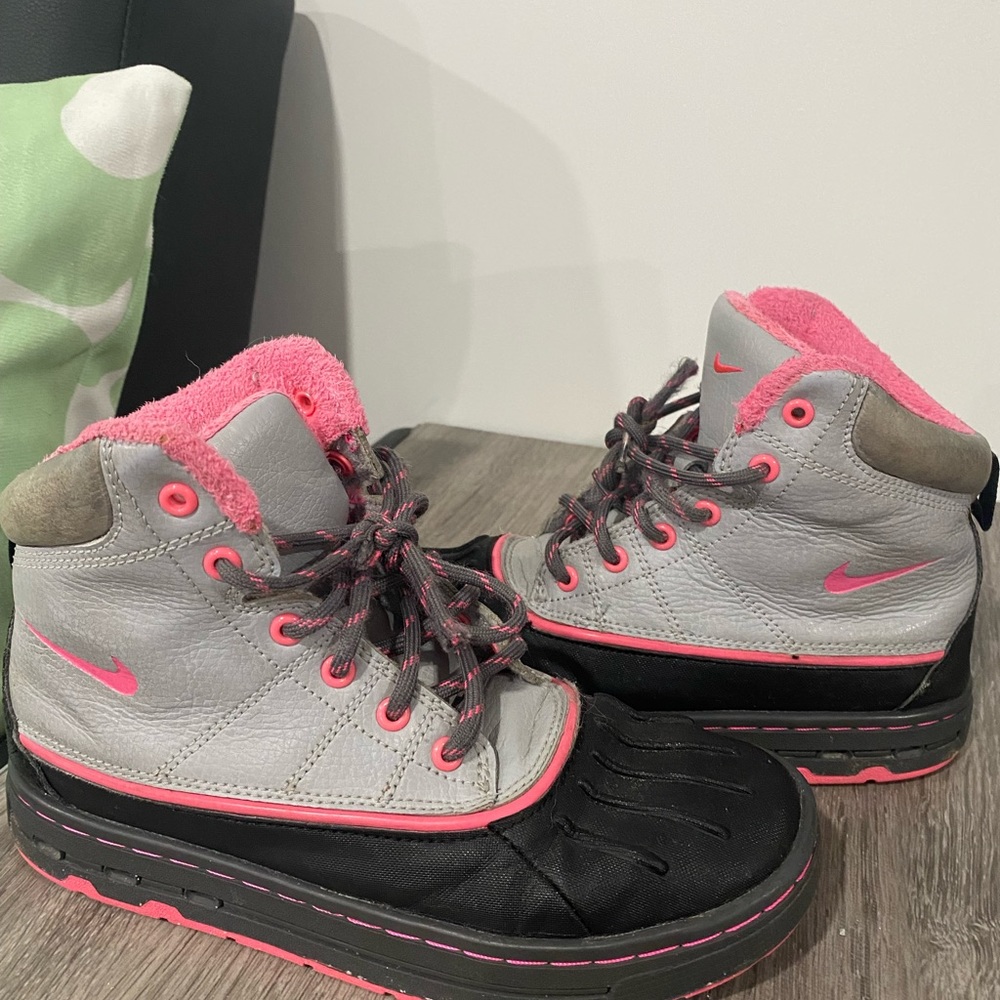 Nike ACG girls woodside waterproof snow boots
